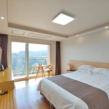 Jeju Lavender Hotel Szogüpho Kültér fotó