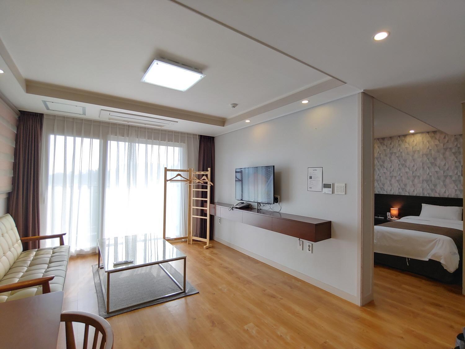 Jeju Lavender Hotel Szogüpho Kültér fotó