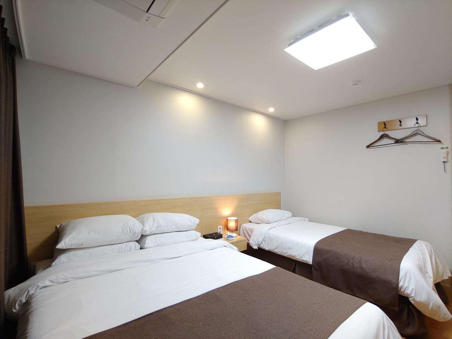 Jeju Lavender Hotel Szogüpho Kültér fotó