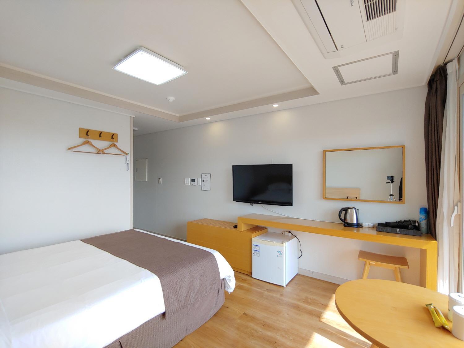 Jeju Lavender Hotel Szogüpho Kültér fotó