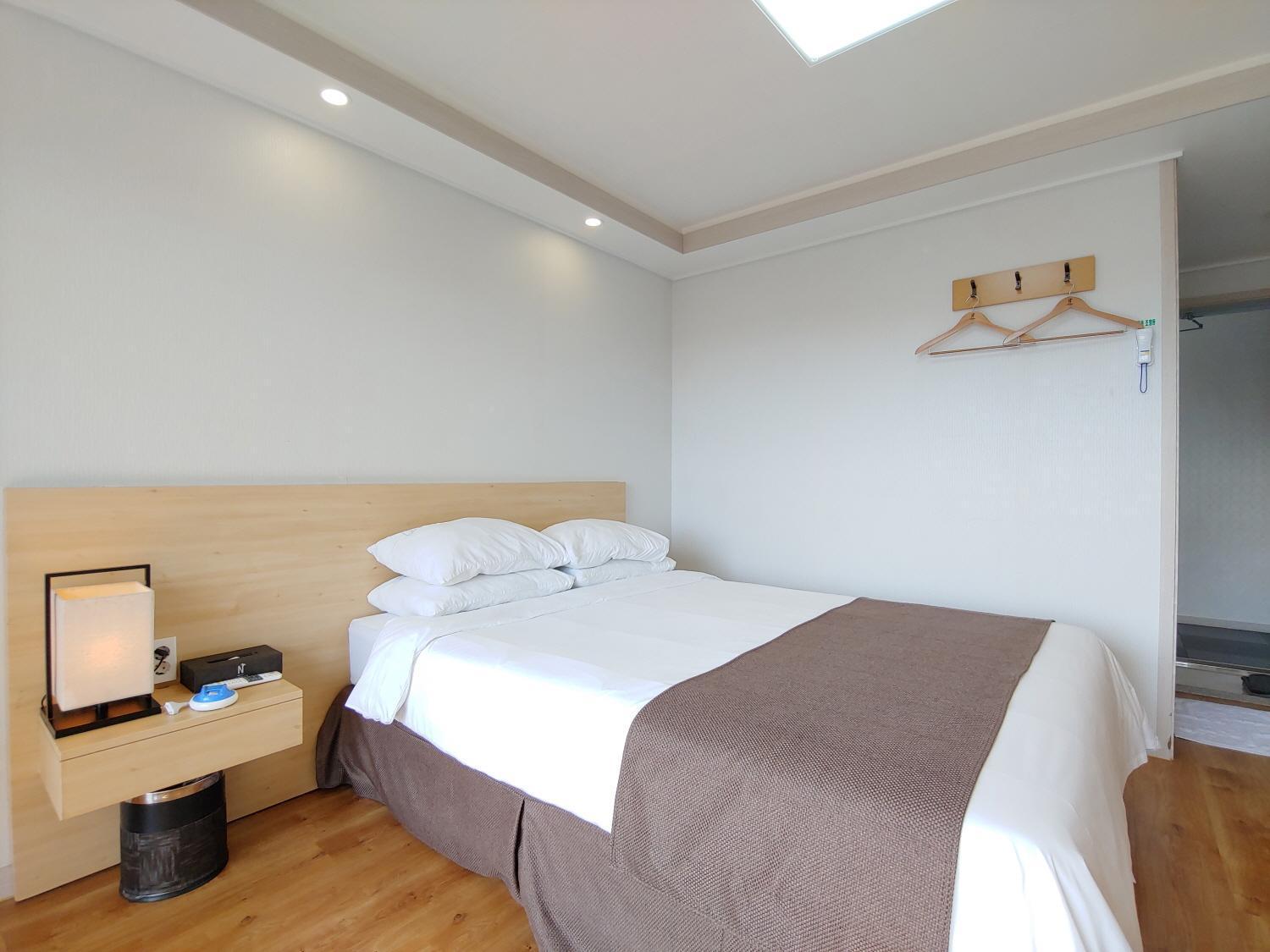 Jeju Lavender Hotel Szogüpho Kültér fotó