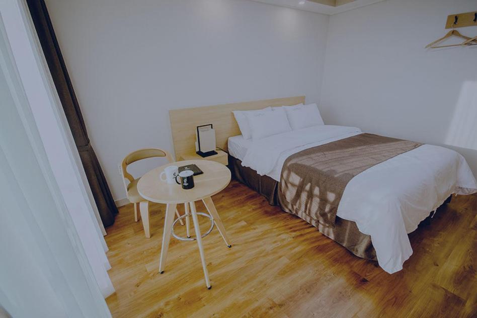 Jeju Lavender Hotel Szogüpho Kültér fotó