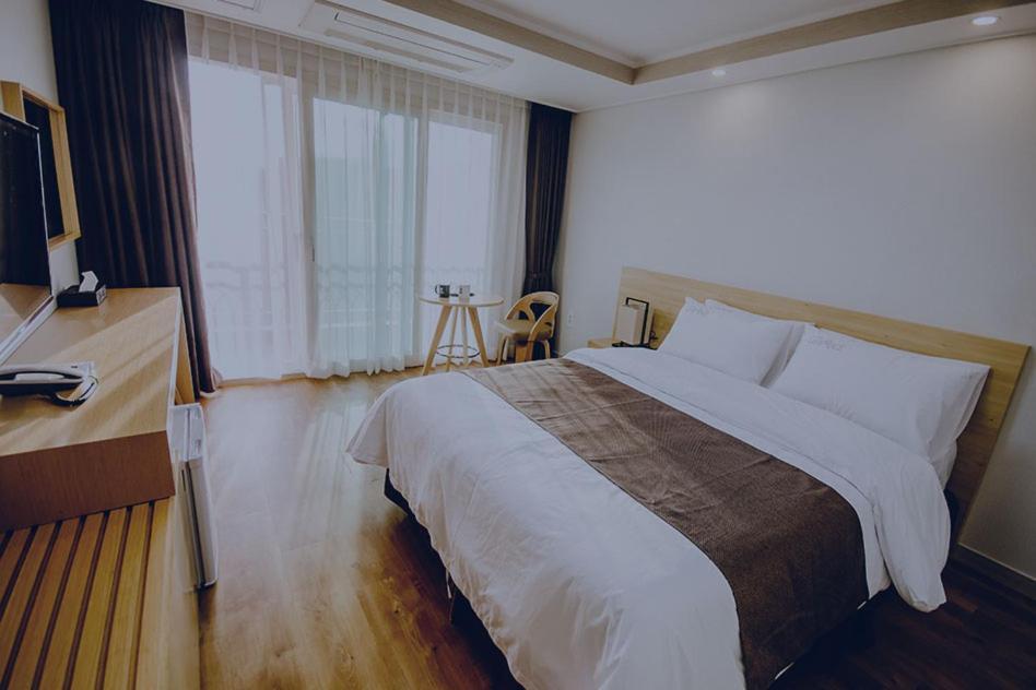 Jeju Lavender Hotel Szogüpho Kültér fotó